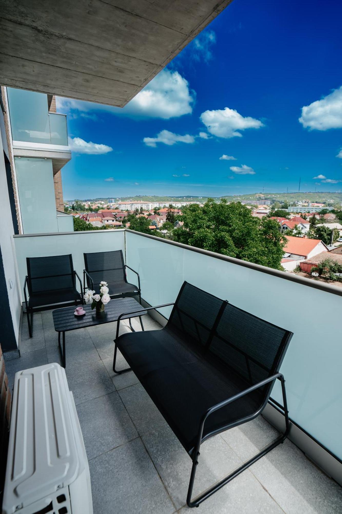 Sunrise View Apartment Oradea Eksteriør bilde